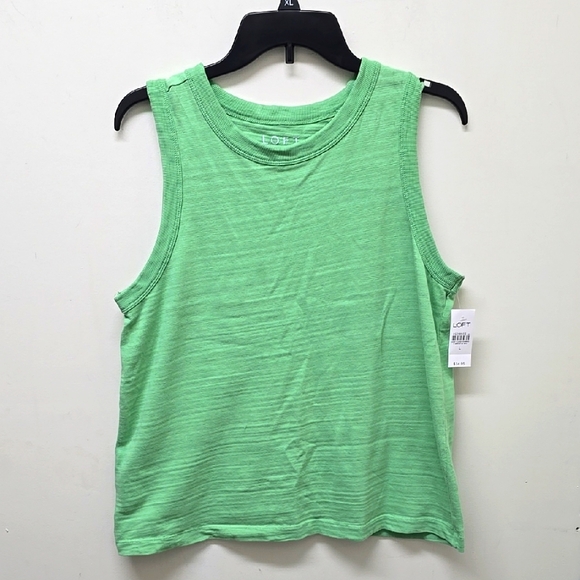LOFT Tops - 4/$20 Deal 🎉 LOFT ☀️ Light Green Sleeveless Top - Size L